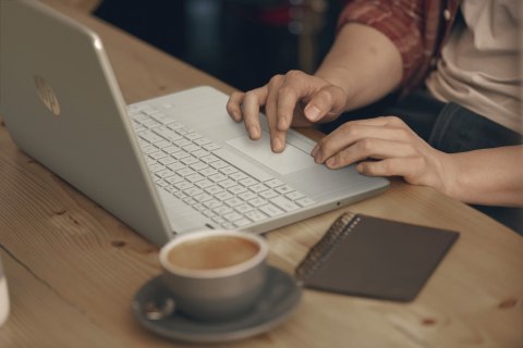 Hewlett-Packard HP 15s-eq2289nw Ryzen 3 5300U 15,6"FHD AG IPS 16GB SSD512 Radeon RX Vega 6 Cam720p 41Wh Win11 2Y Natural Silver