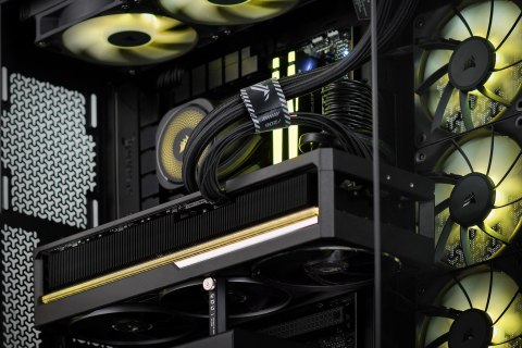 Actina Actina iCUE 7800X3D/32GB/2TB/RTX5070Ti/850W/W11