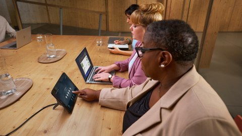 Hewlett-Packard HP EliteBook 860 G11 Ultra 7 155U 16"WUXGA IPS AG 1000nits Sure View Refect 16GB DDR5 SSD512 Intel Arc Cam 5MPx 76Wh W11Pro 3Y O