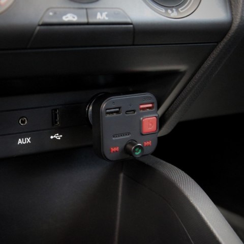 SAVIO SAVIO TR-15 TRANSMITER FM Z WYŚWIETLACZEM, BLUETOOTH I ŁADOWARKĄ PD USB-C USB-A QUICK CHARGE, BASS BOOST