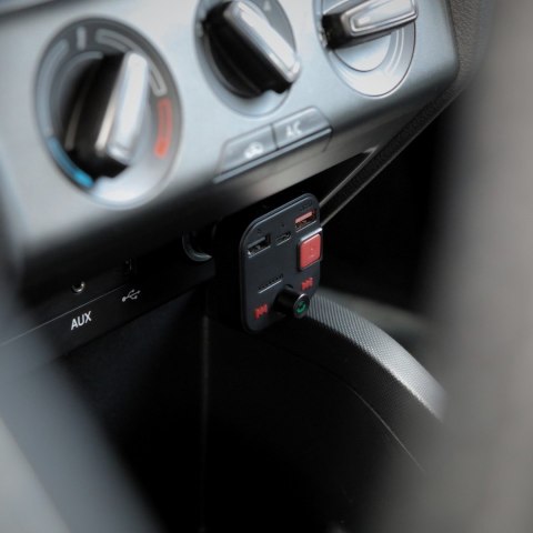 SAVIO SAVIO TR-15 TRANSMITER FM Z WYŚWIETLACZEM, BLUETOOTH I ŁADOWARKĄ PD USB-C USB-A QUICK CHARGE, BASS BOOST