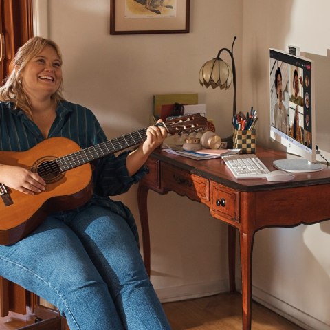 Hewlett-Packard HP 27-cr0232nw AIO Ryzen 5 7520U 27.0"FHD IPS AG 300nits 16GB DDR5 SSD512 Radeon 610M LAN Win11 2Y Shell White