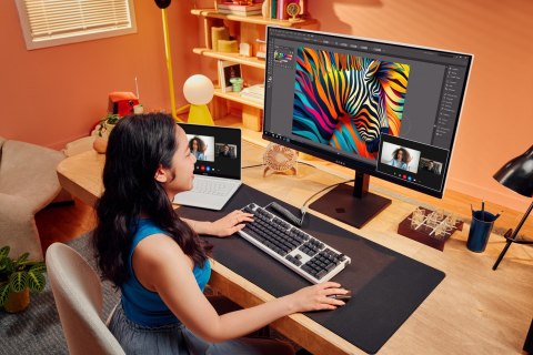 Hewlett-Packard MONITOR HP OLED, UHD 31,5" OMEN Transcend 32 (9R181E9) 240Hz