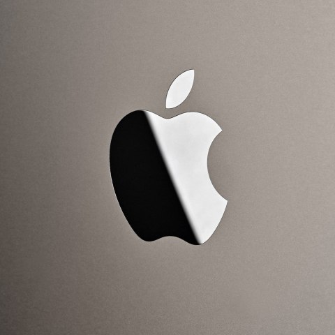 Apple Apple 15.3-inch MacBook Air: Apple M4 chip with 10-core CPU and 10-core GPU, 24GB, 512GB SSD - Starlight